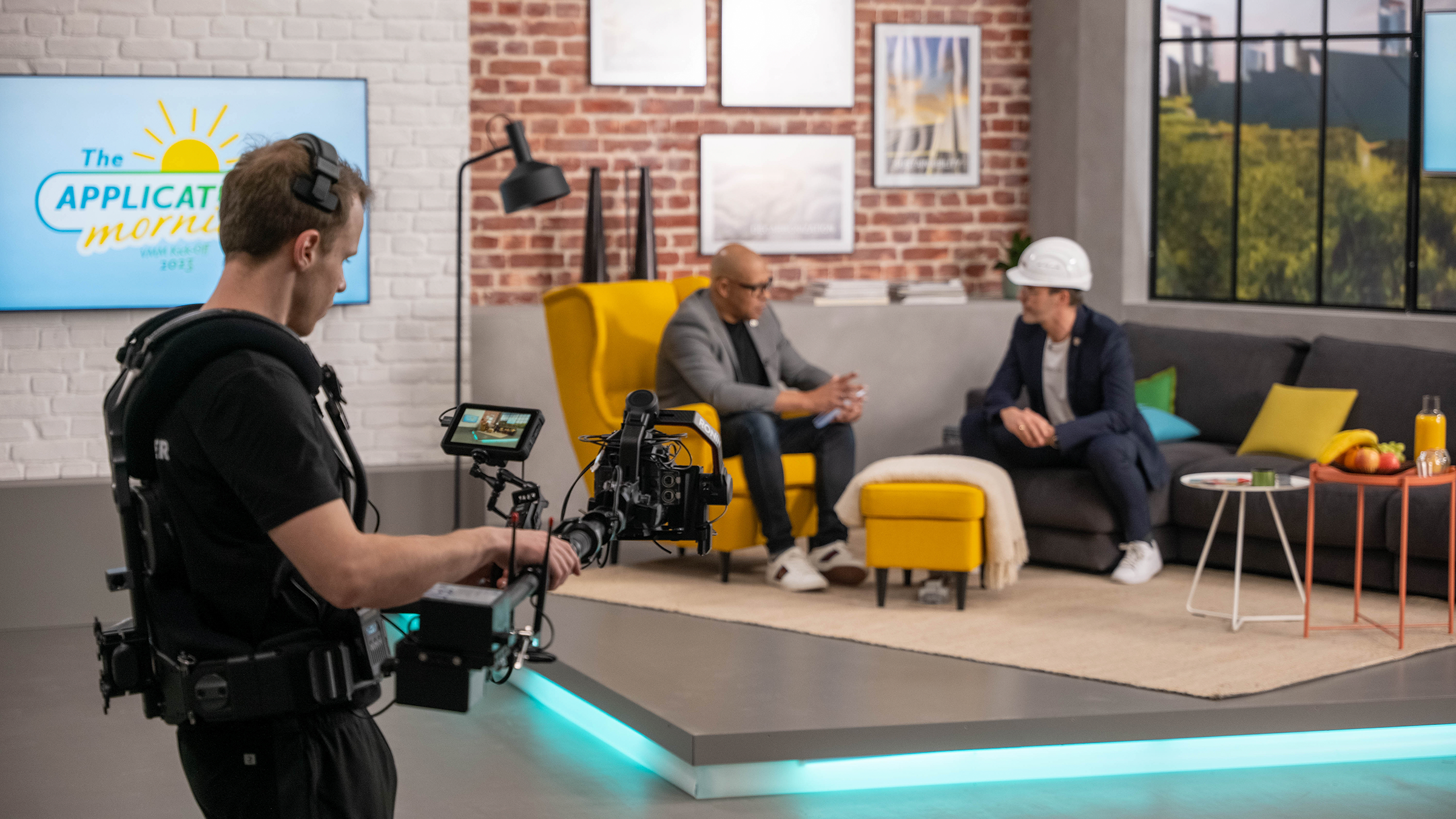 MORNING- & LATE-NIGHT-SHOW - PHOENIX CONTACT