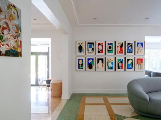 Heather Flow. Flow Advisory. Collecting artwork. How to collect art. Art advisor. Art consultant. Art Installation. Private art collection. Everlyn Nicodemus marries religious symbolism and figurative elements in her paintings. Originally from Tanzania, the artist did not experience racism until moving to Sweden in 1973. It was here where Nicodemus decided to study social anthropology. She combined her anthropological skills with her artistic practice, using her new freedom to interview women and ask them about their lives: sex workers, cleaners, and doctors. Her poetic images “address the triumph of the human spirit over suffering.” Nicholas Byrne investigates the way paint interacts with copper surfaces. He explores art historical traditions using innovative and energetic brushstrokes. Byrne’s paintings feature serpentine linework that composes figural forms and guides the viewer’s eye across the composition, prompting inspection of the medium. Untitled (2022) depicts overlapping linear forms against blocks of muted hues. Incisions across the composition and thinly-spread paint expose the materiality of a copper ground. The exposed copper colors sections off the forms with chalky white tones.