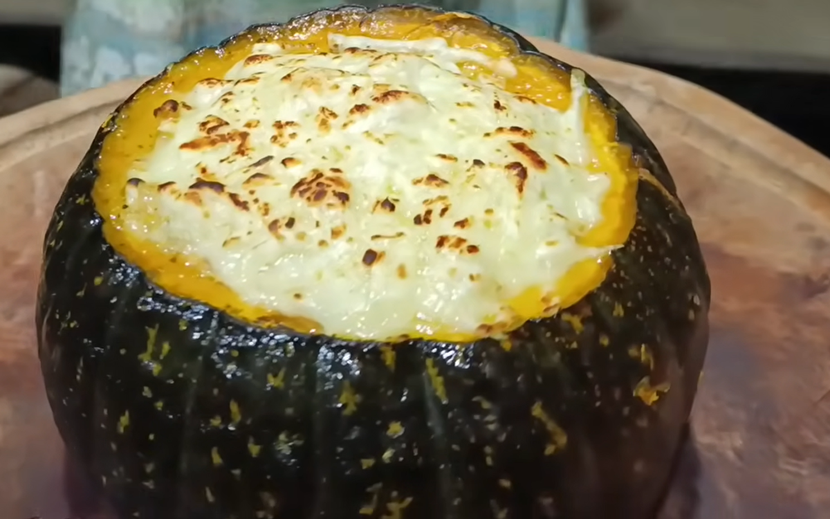 Abóbora Cabotiá Recheada com Grão-de-Bico