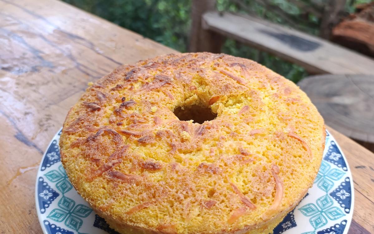 Bolo de milho com queijo