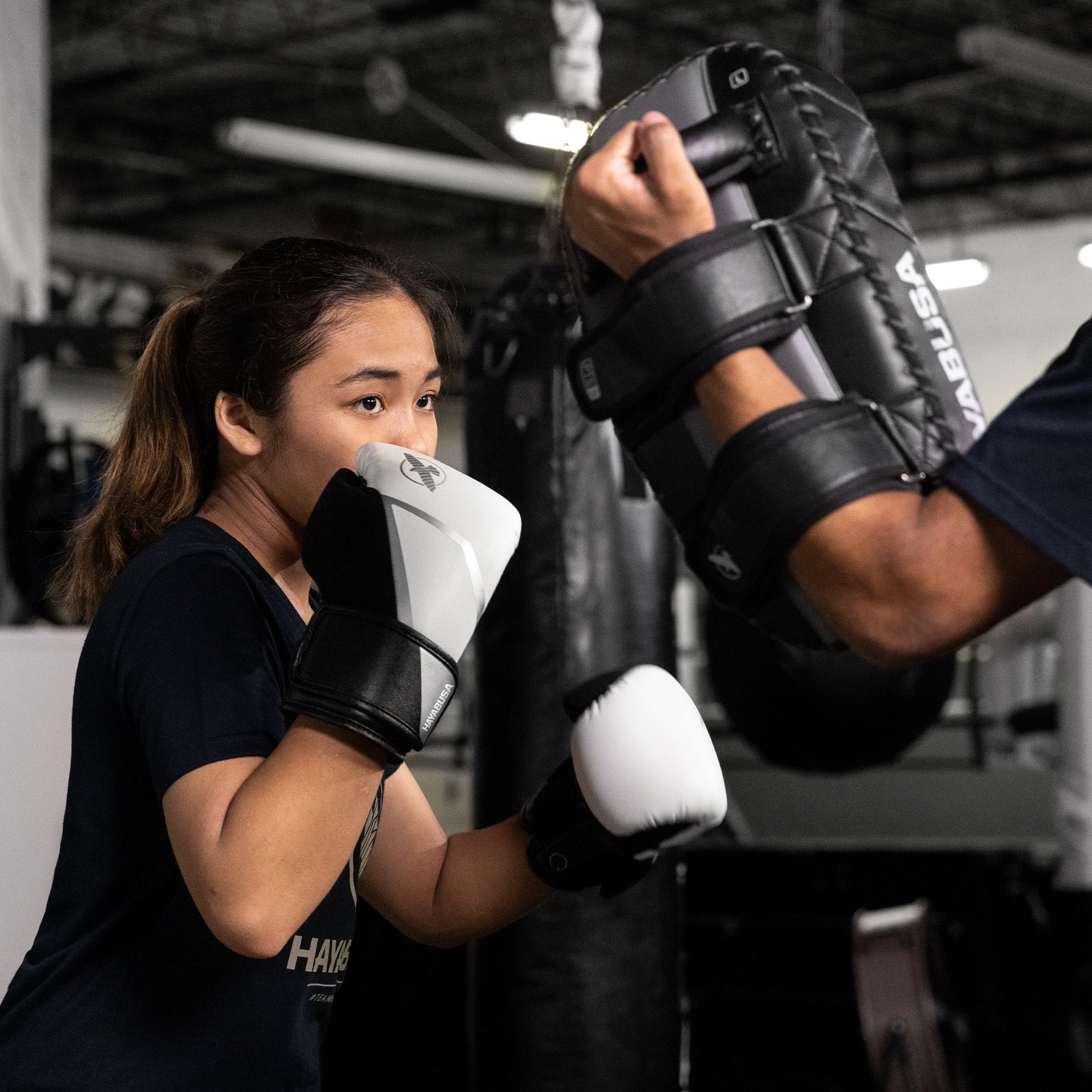 Hayabusa E1 Kids Boxing Gloves - Image 5