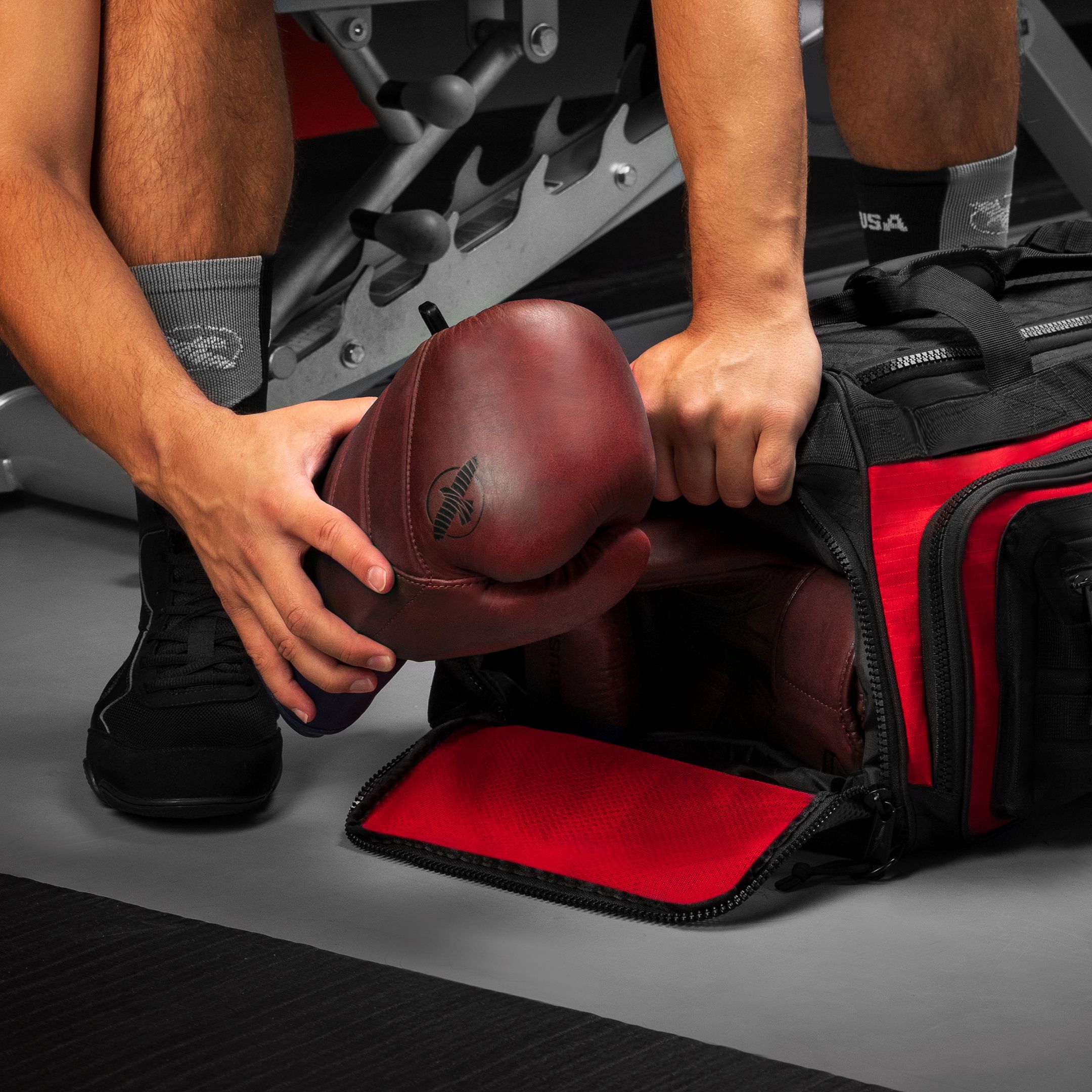 Marvel’s Deadpool Duffle Bag - Image 4