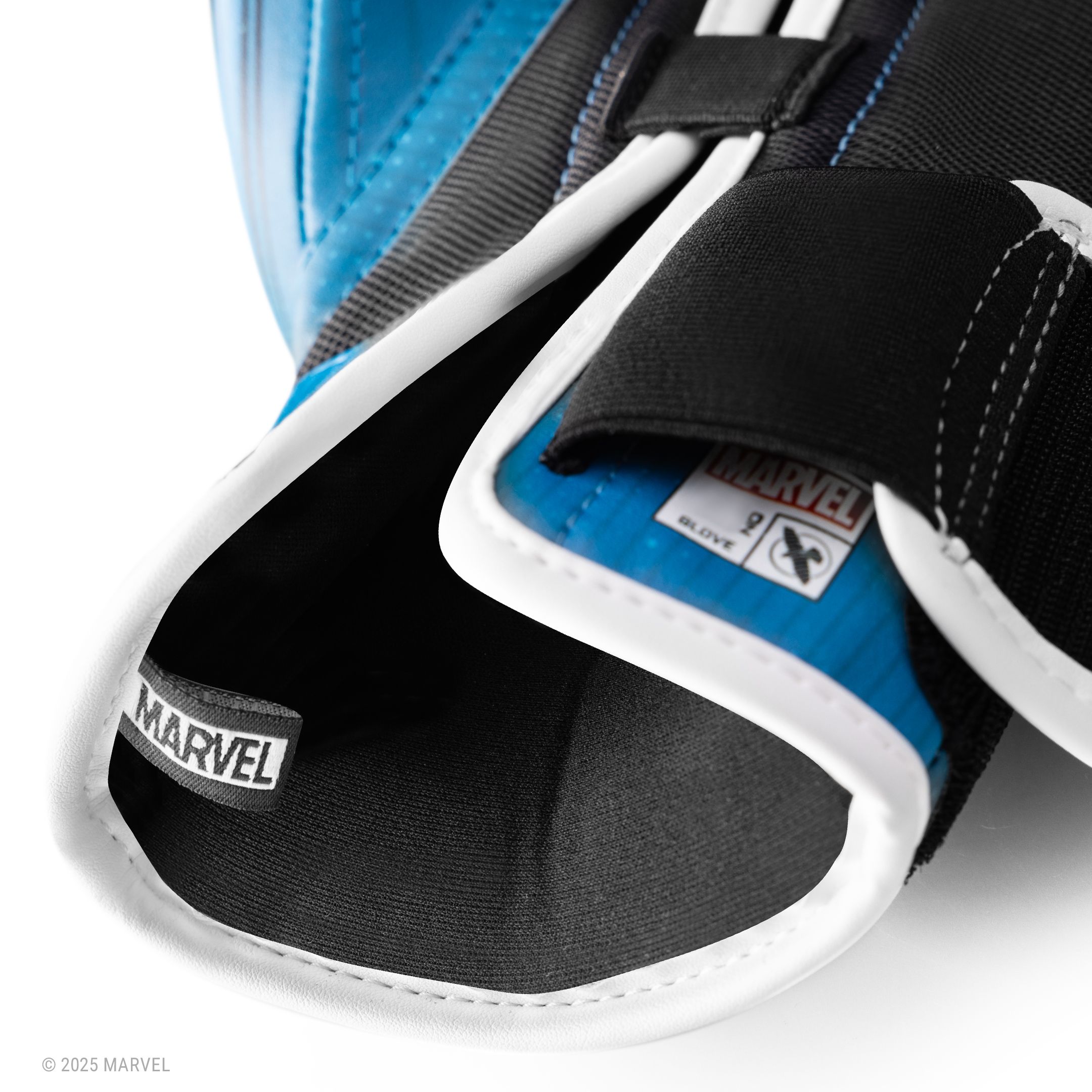 Marvel’s Classic Fantastic Four Boxing Gloves - Image 3