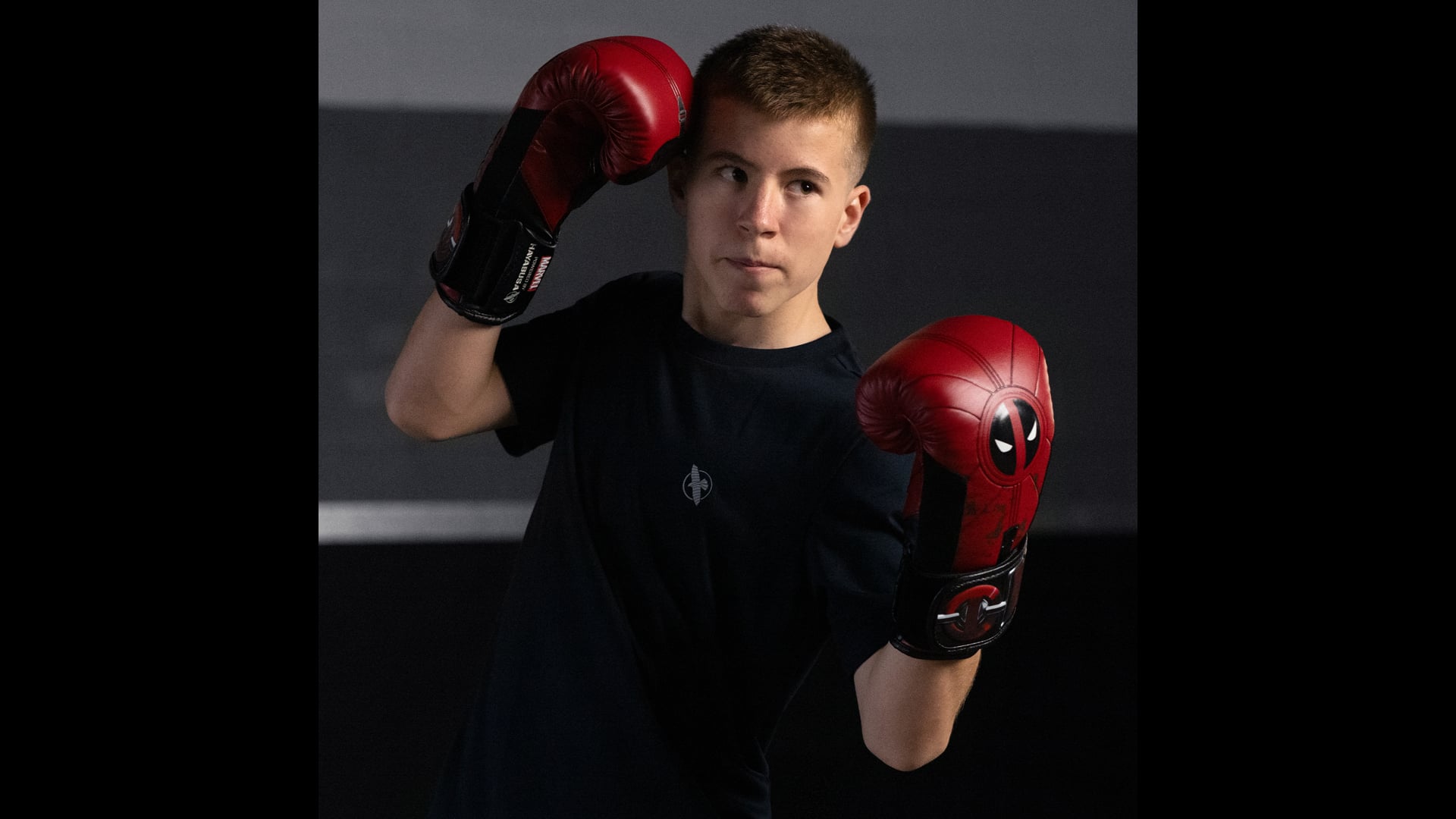 Marvel's Youth Deadpool Boxing Gloves video thumbnail