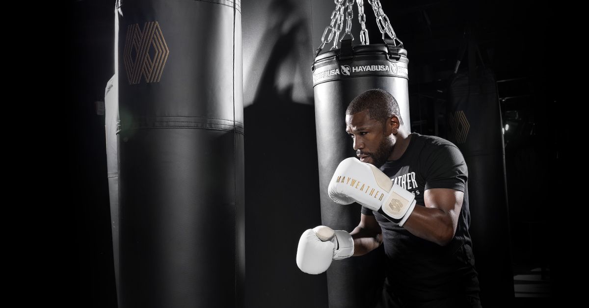  Floyd Mayweather & Hayabusa Gloves | Water vs. Sand for Heavy Bags