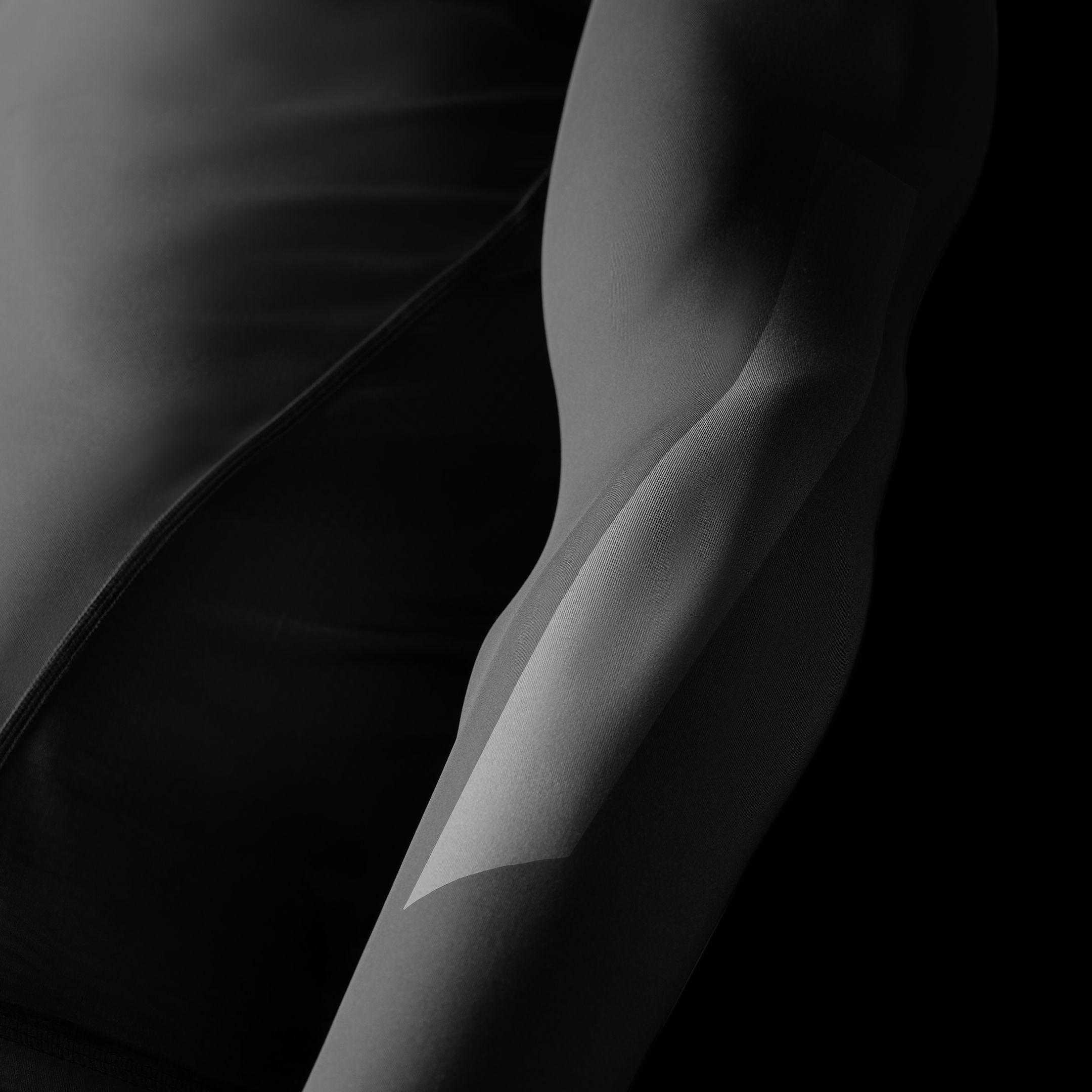 Hayabusa Men’s Core Long Sleeve Rash Guard - Image 5