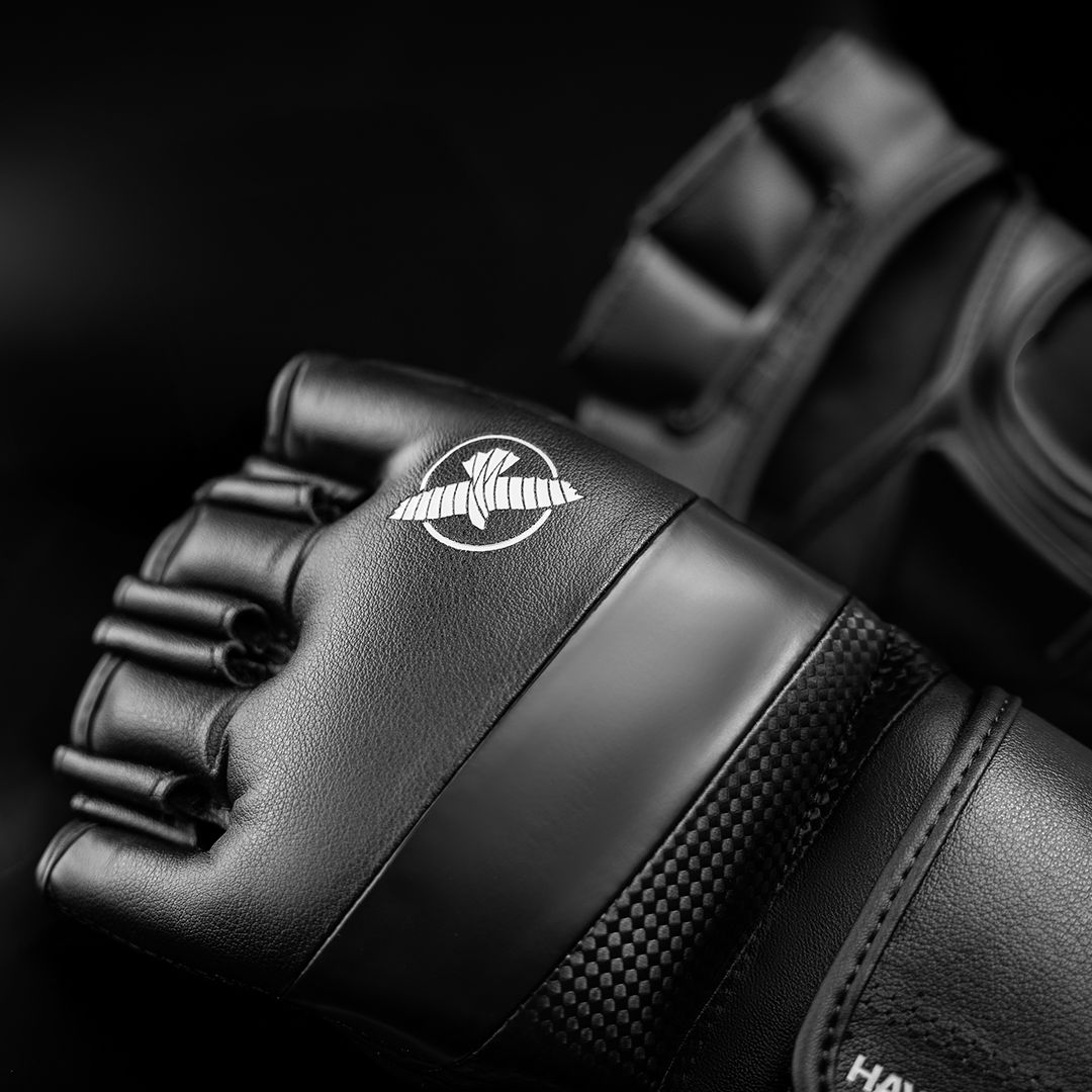 MMA Sparring Gloves Guide: 4 oz vs 7 oz vs Training Gloves