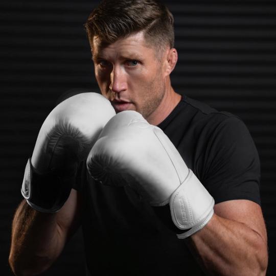 Best Boxing Gloves for Heavy Bag Work: What to Buy for Power, Protection & Durability