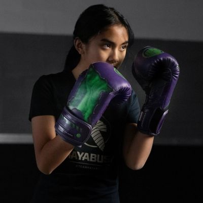 Marvel's Youth Hulk Boxing Gloves - Image 6