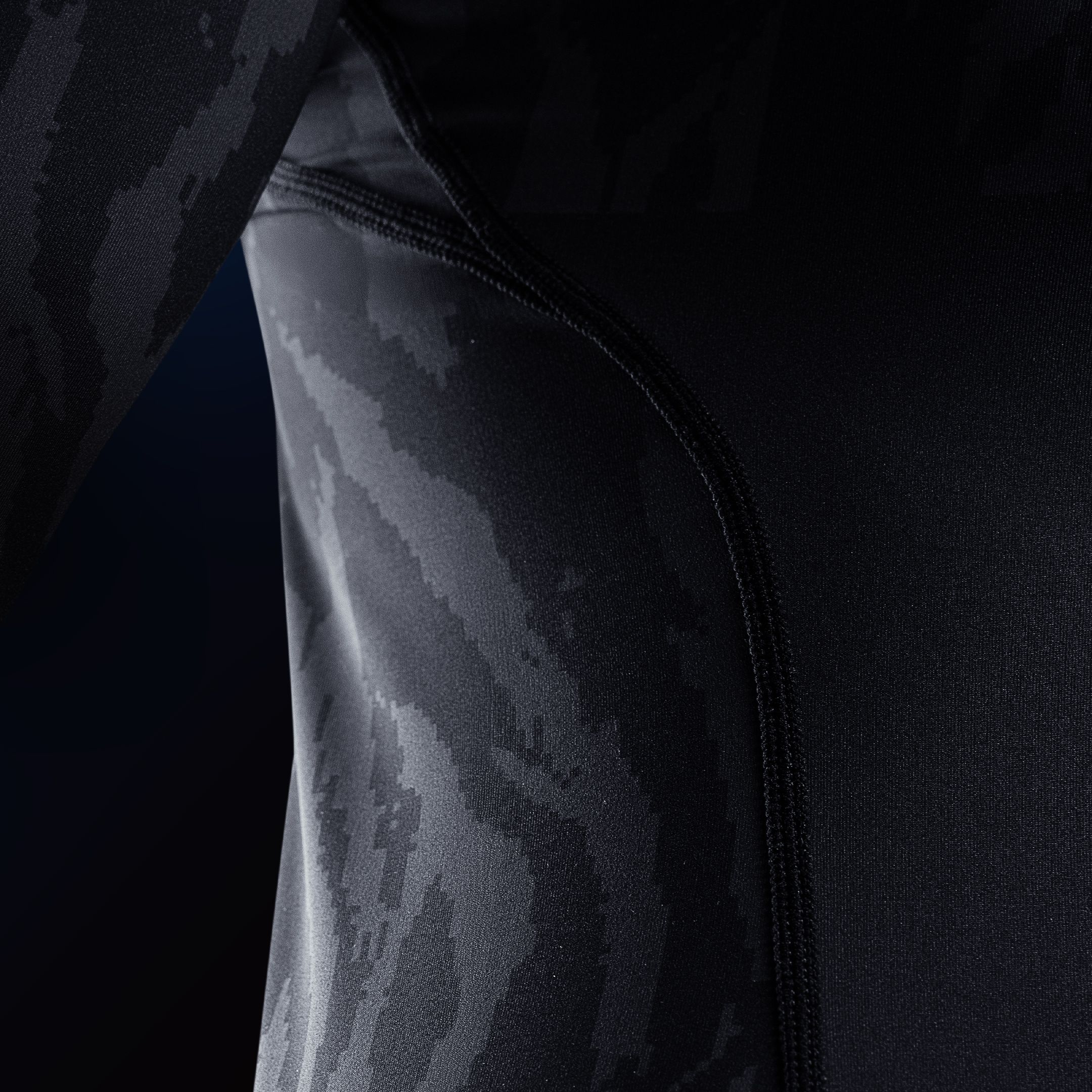 Hayabusa Women's Apex Short Sleeve Rash Guard - Image 5