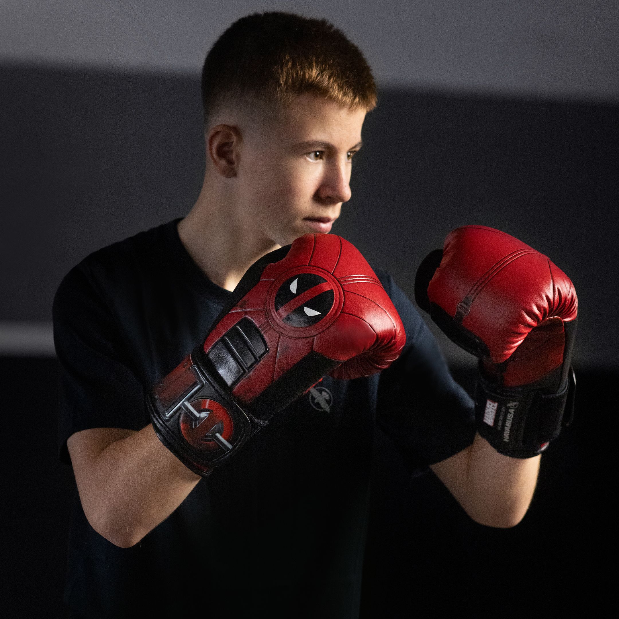 Marvel's Youth Deadpool Boxing Gloves - Image 6