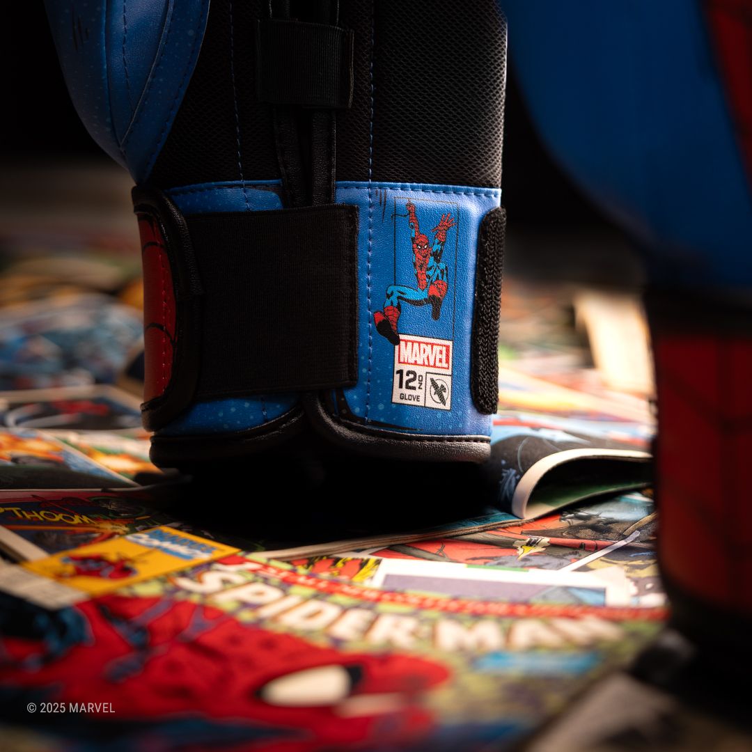 Marvel’s Classic Spider-Man Boxing Gloves - Image 4
