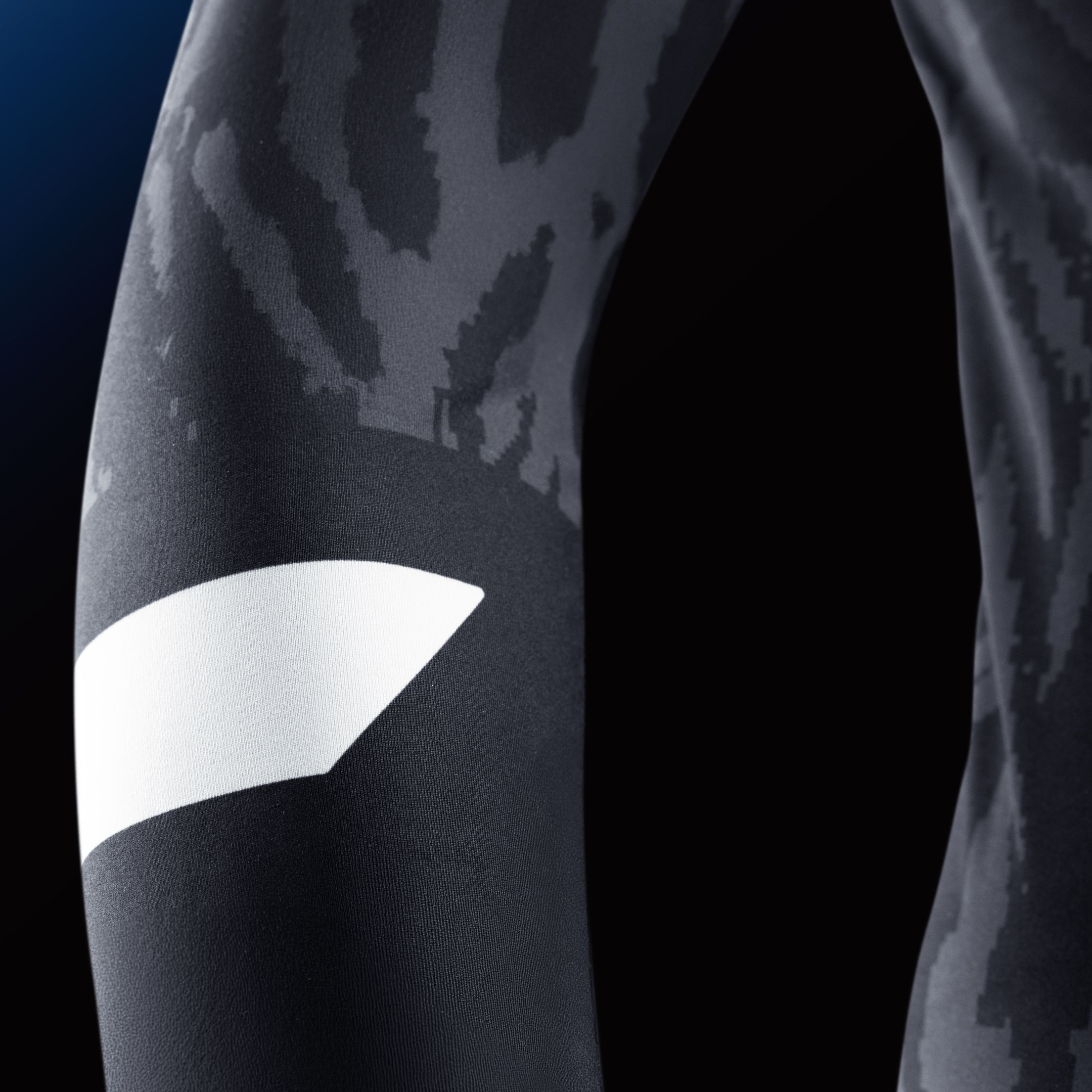 Hayabusa Women's Apex Long Sleeve Rash Guard - Image 4