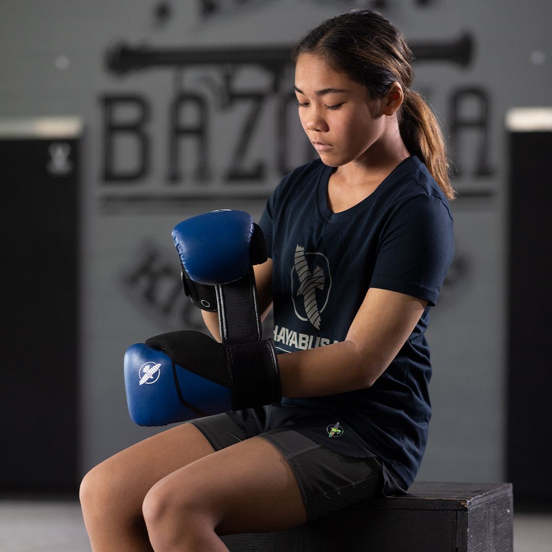 Hayabusa E1 Kids Boxing Gloves - Image 4