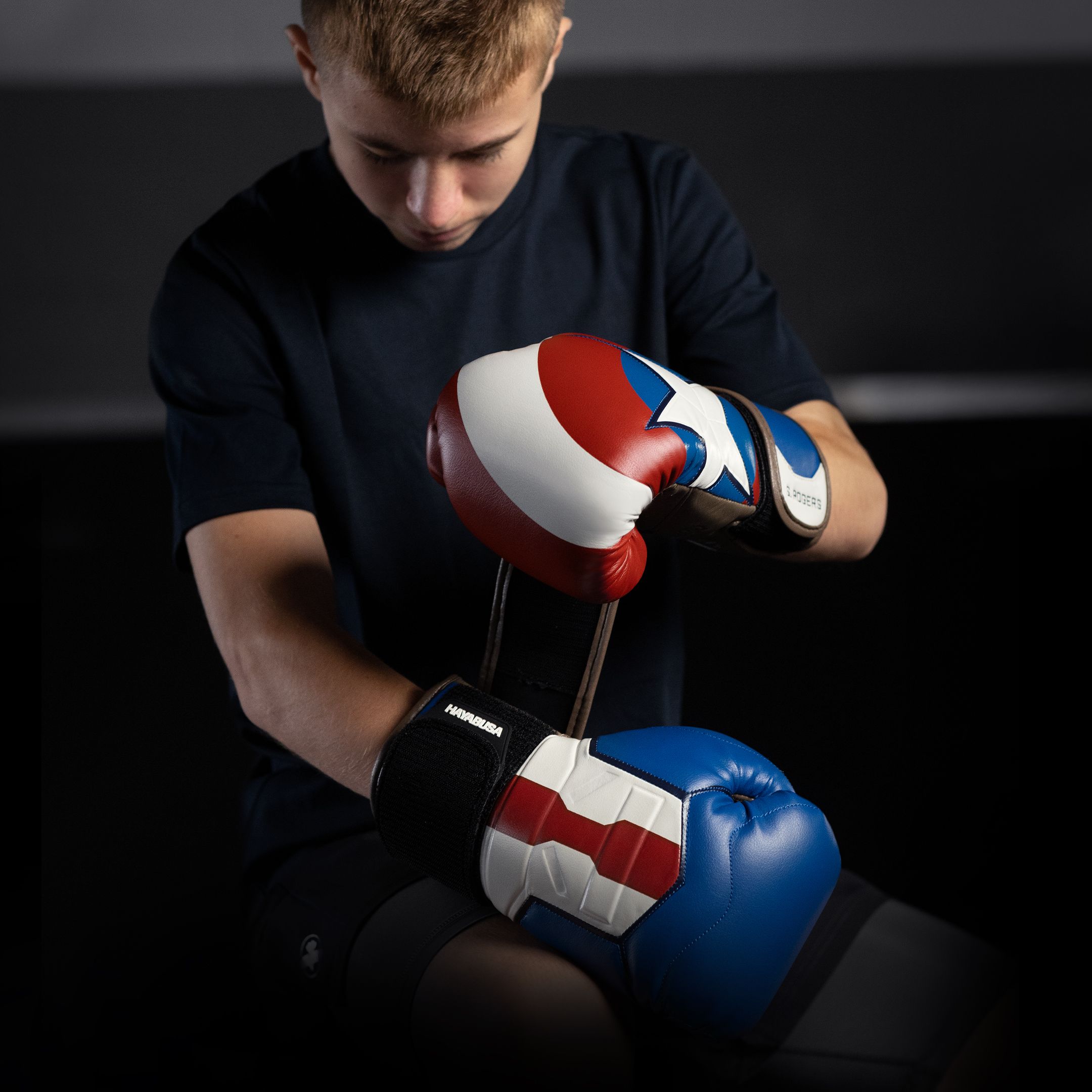 HAYABUSA 10oz ボクシンググローブ Captain America 10oz Boxing Gloves For Youth