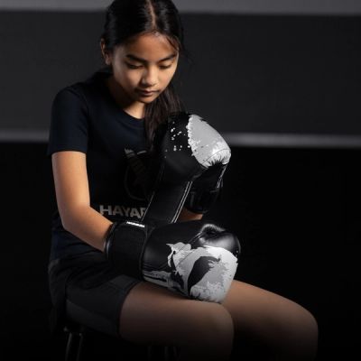 Marvel's Youth Punisher Boxing Gloves - Image 4