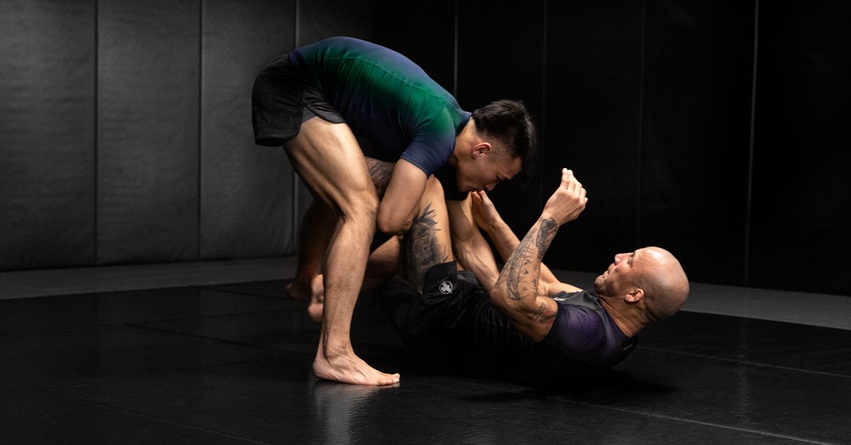 Muay Thai apparel, Hayabusa rash guard