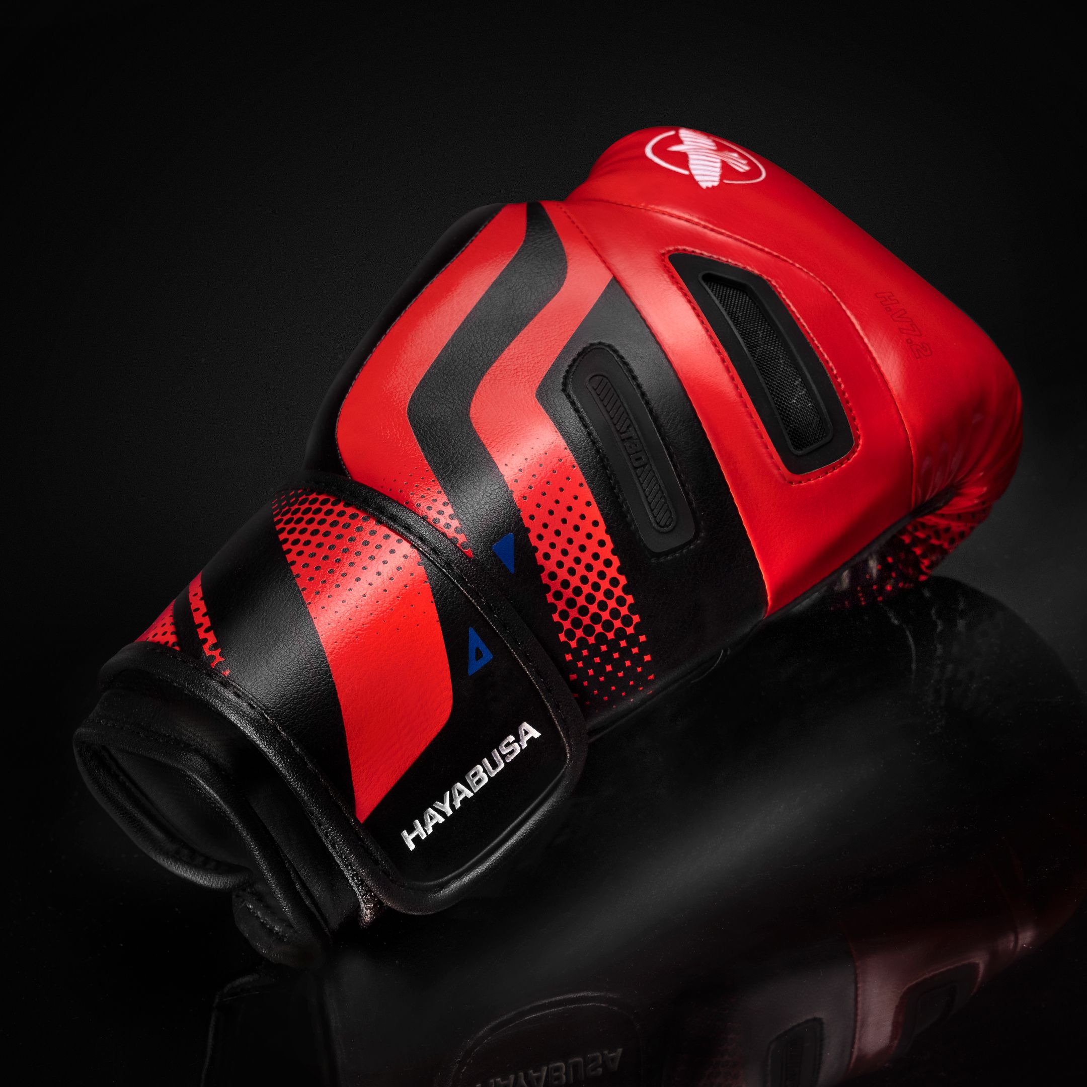 Hayabusa T3D boxing gloves view 3