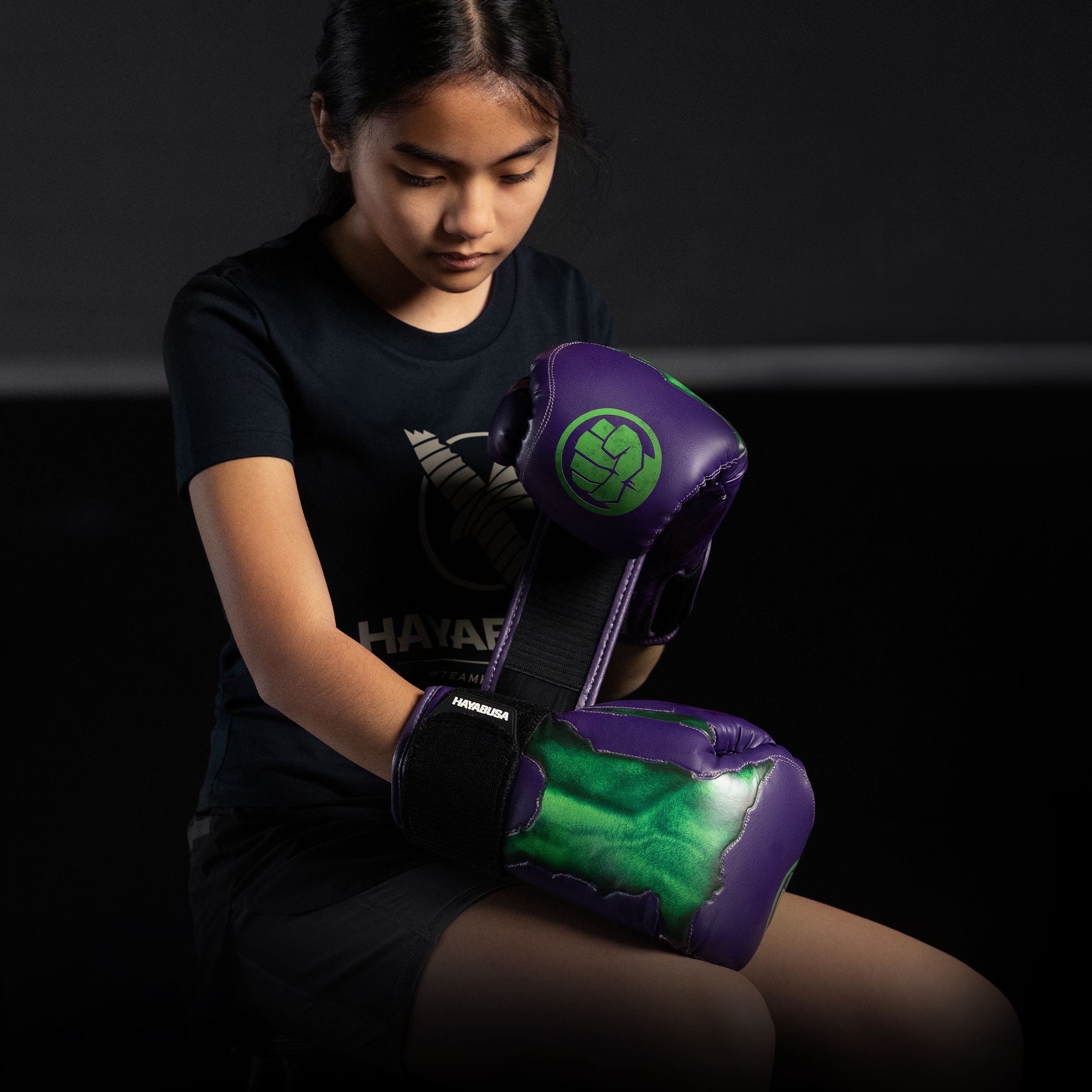 Marvel's Youth Hulk Boxing Gloves - Image 4