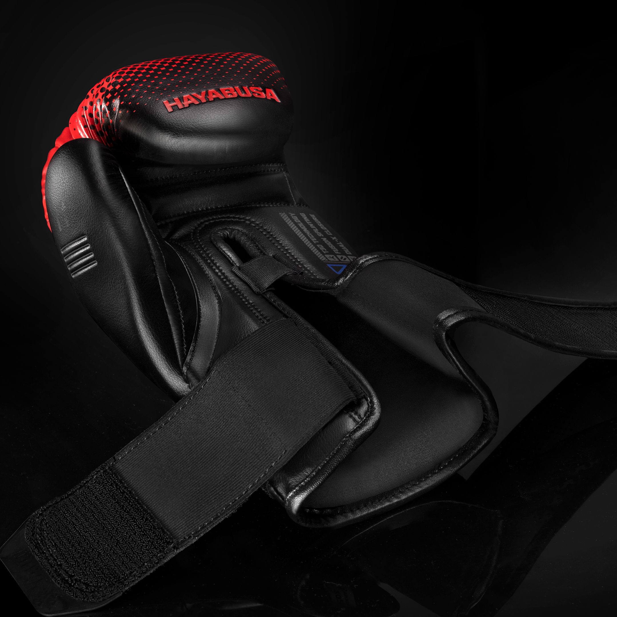 Hayabusa T3D boxing gloves view 2
