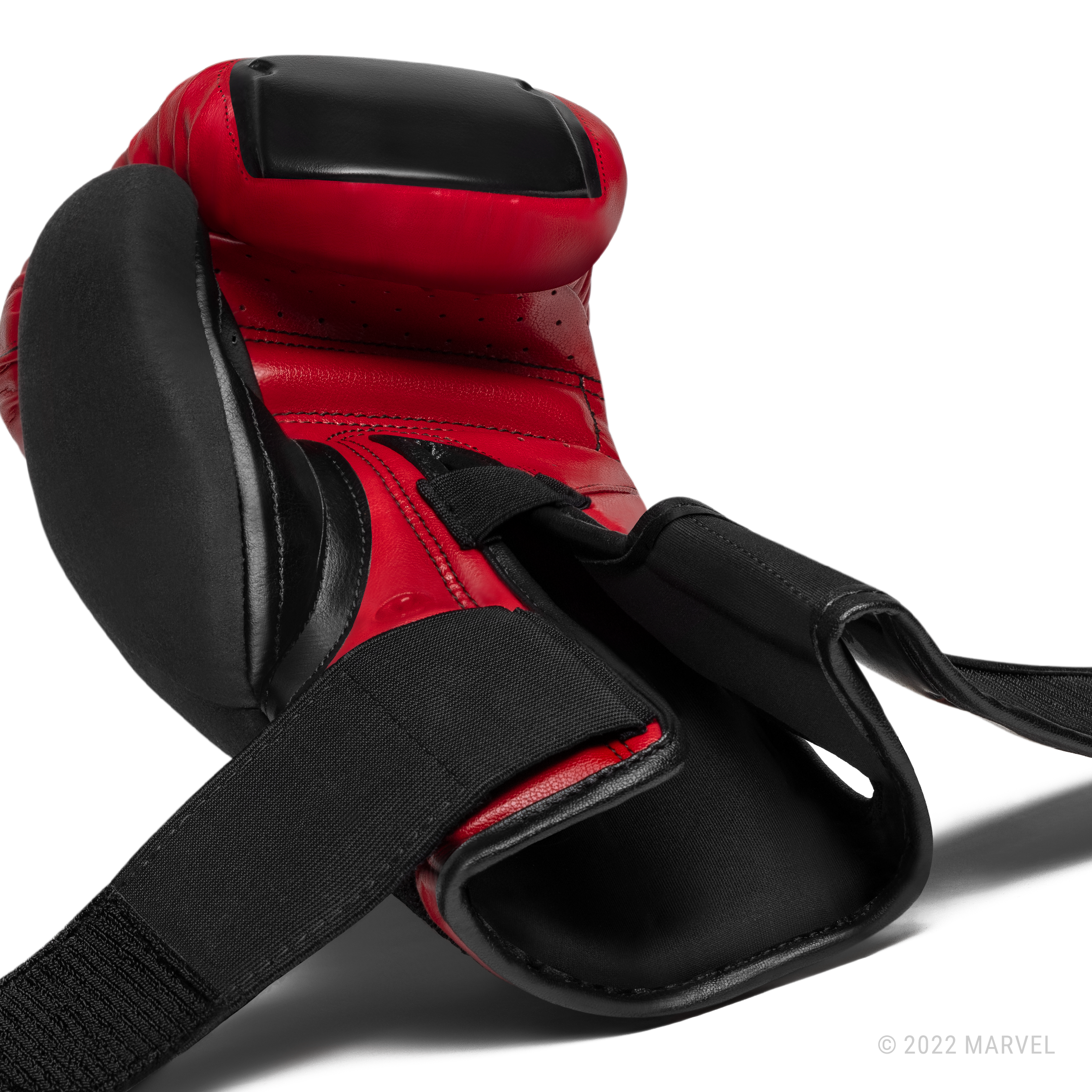 Marvel’s Deadpool Boxing Gloves - Image 2