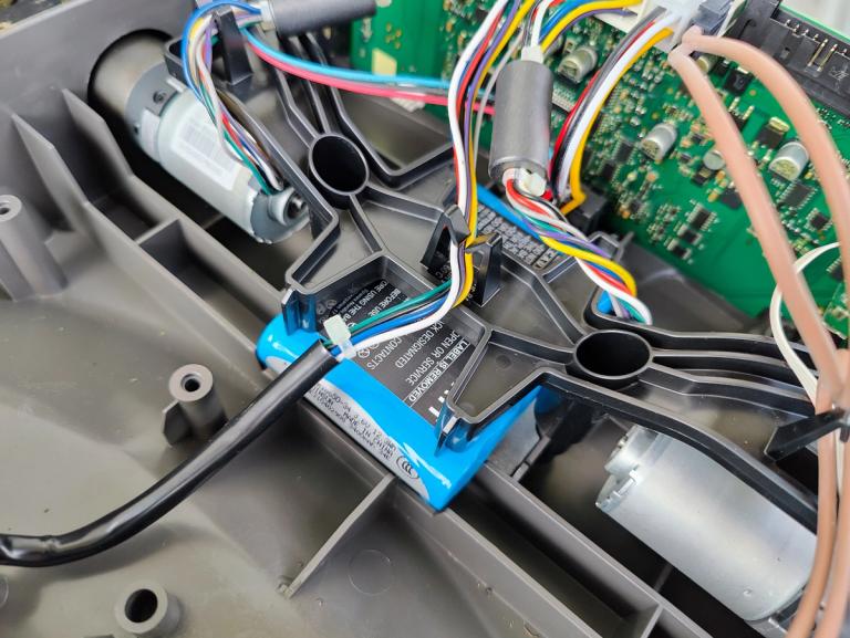 Husqvarna Automower 310 battery