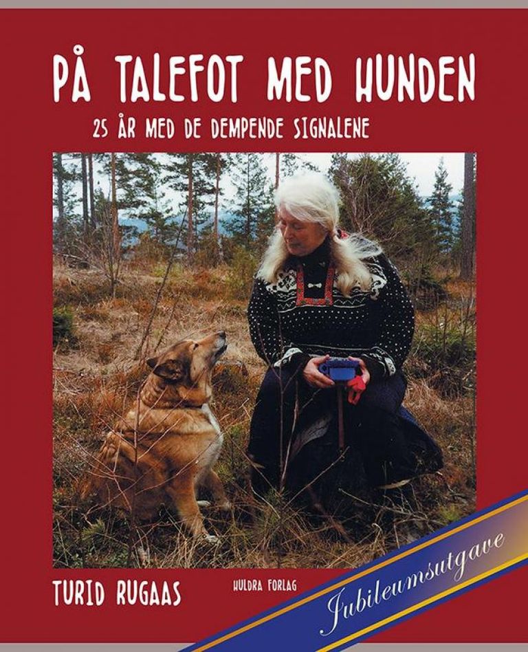 Omslaget til boka På Talefot Med Hunden