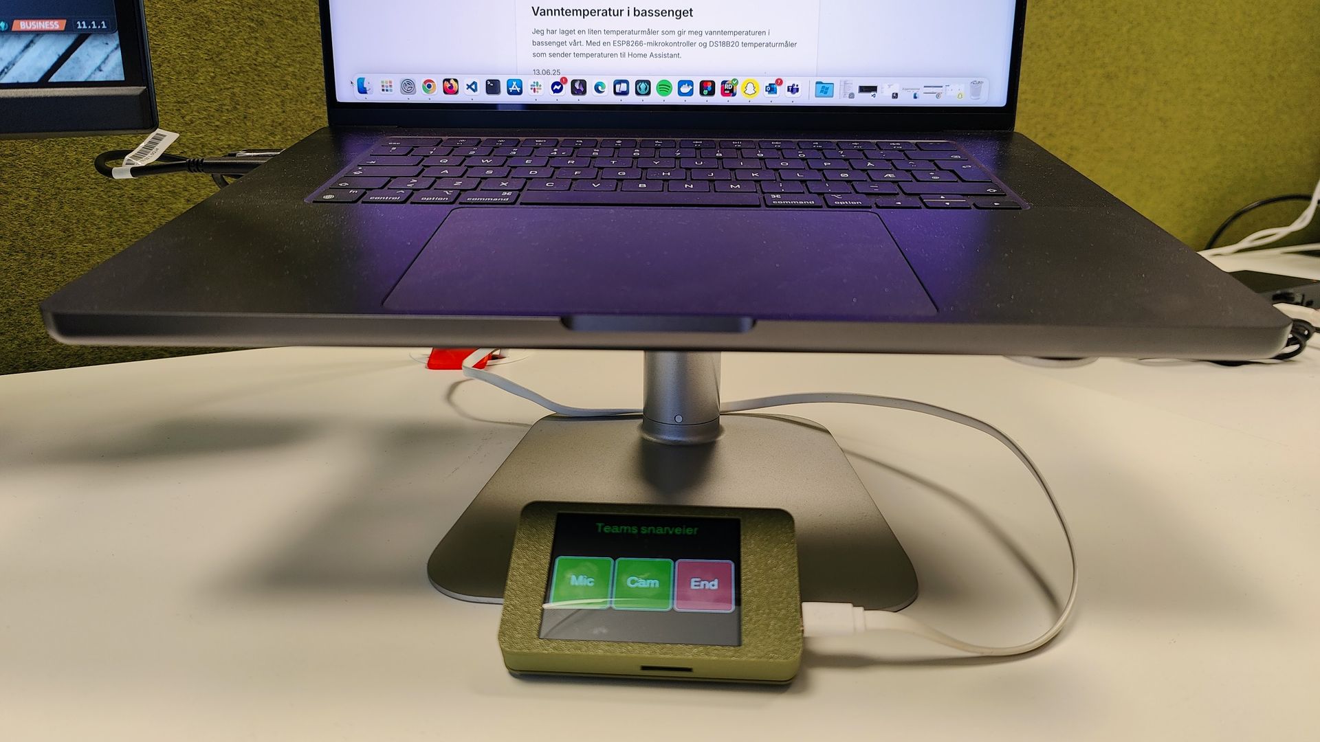 ESP32-2432S028R as macro keyboard for Microsoft Teams