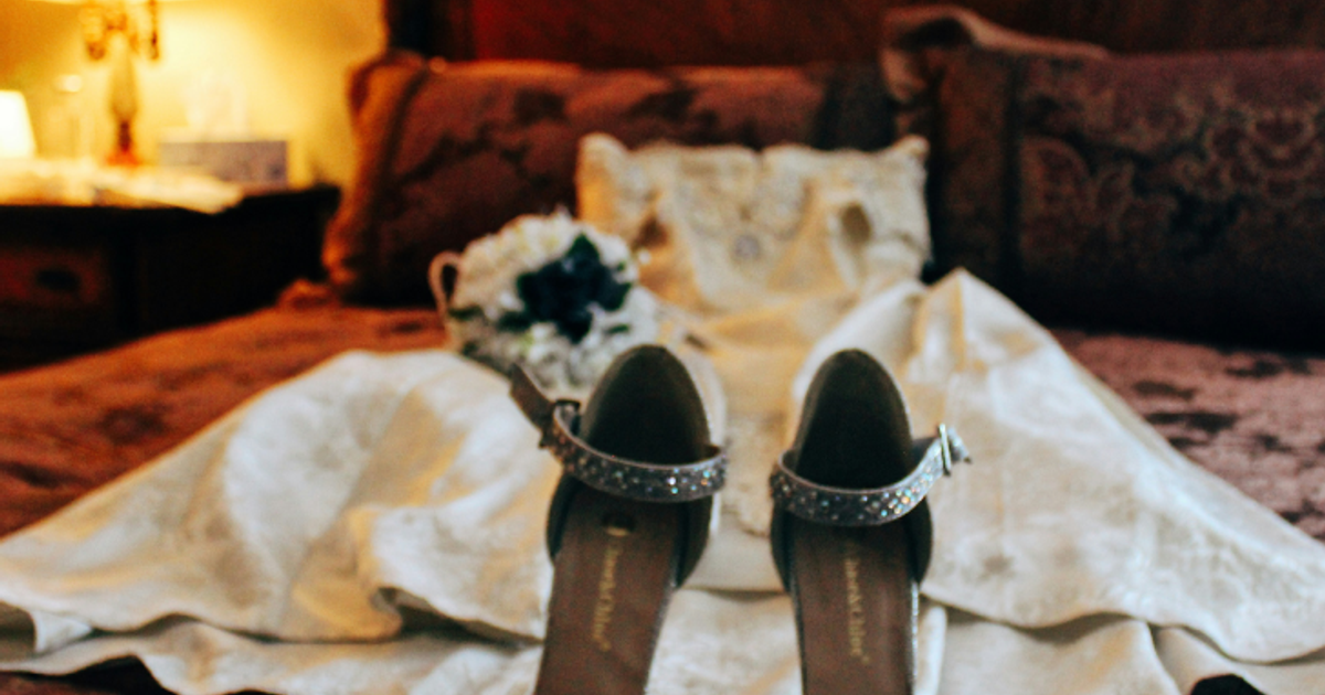 How This Bride and Groom Found Rooms for Everyone—Without the Stress