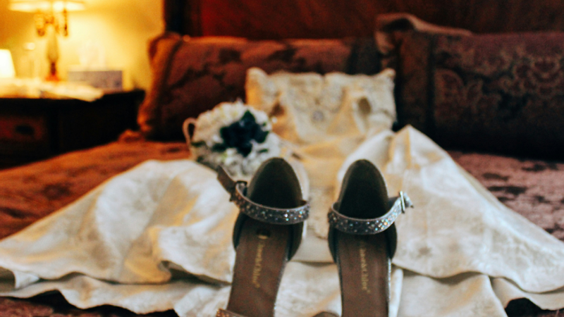 How This Bride and Groom Found Rooms for Everyone—Without the Stress