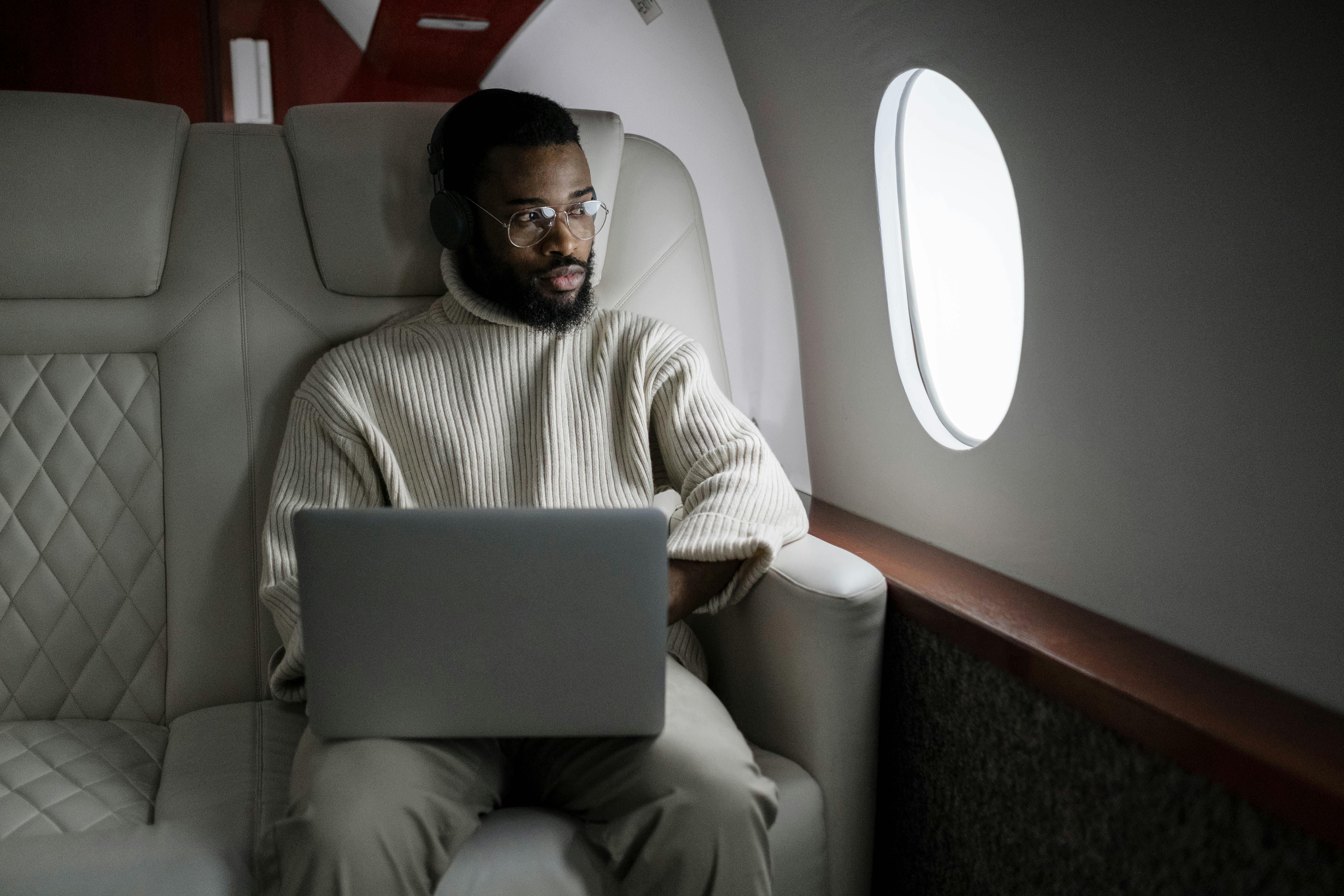 What are business class flights? Features, costs, and when to upgrade