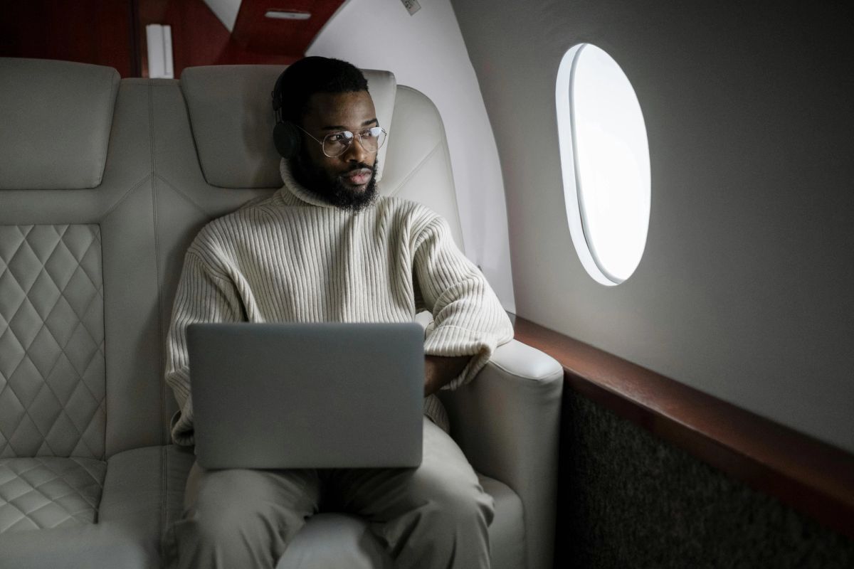 What are business class flights? Features, costs, and when to upgrade
