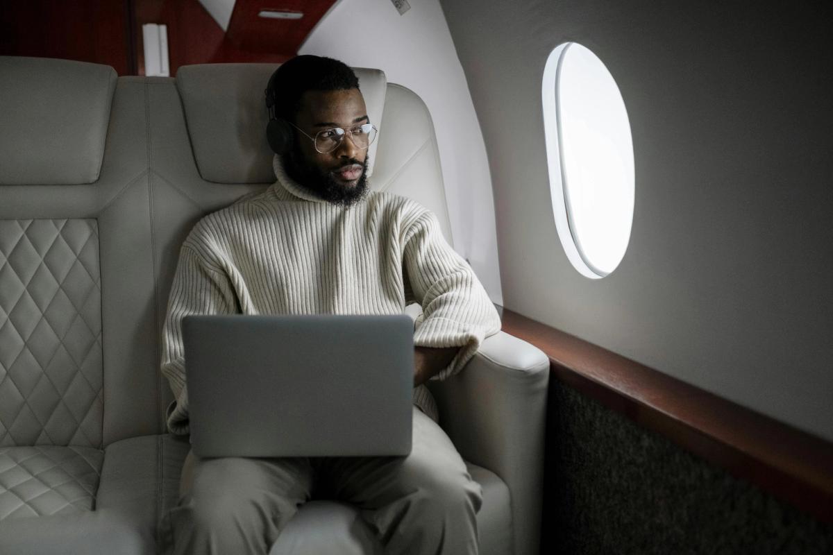 What are business class flights? Features, costs, and when to upgrade