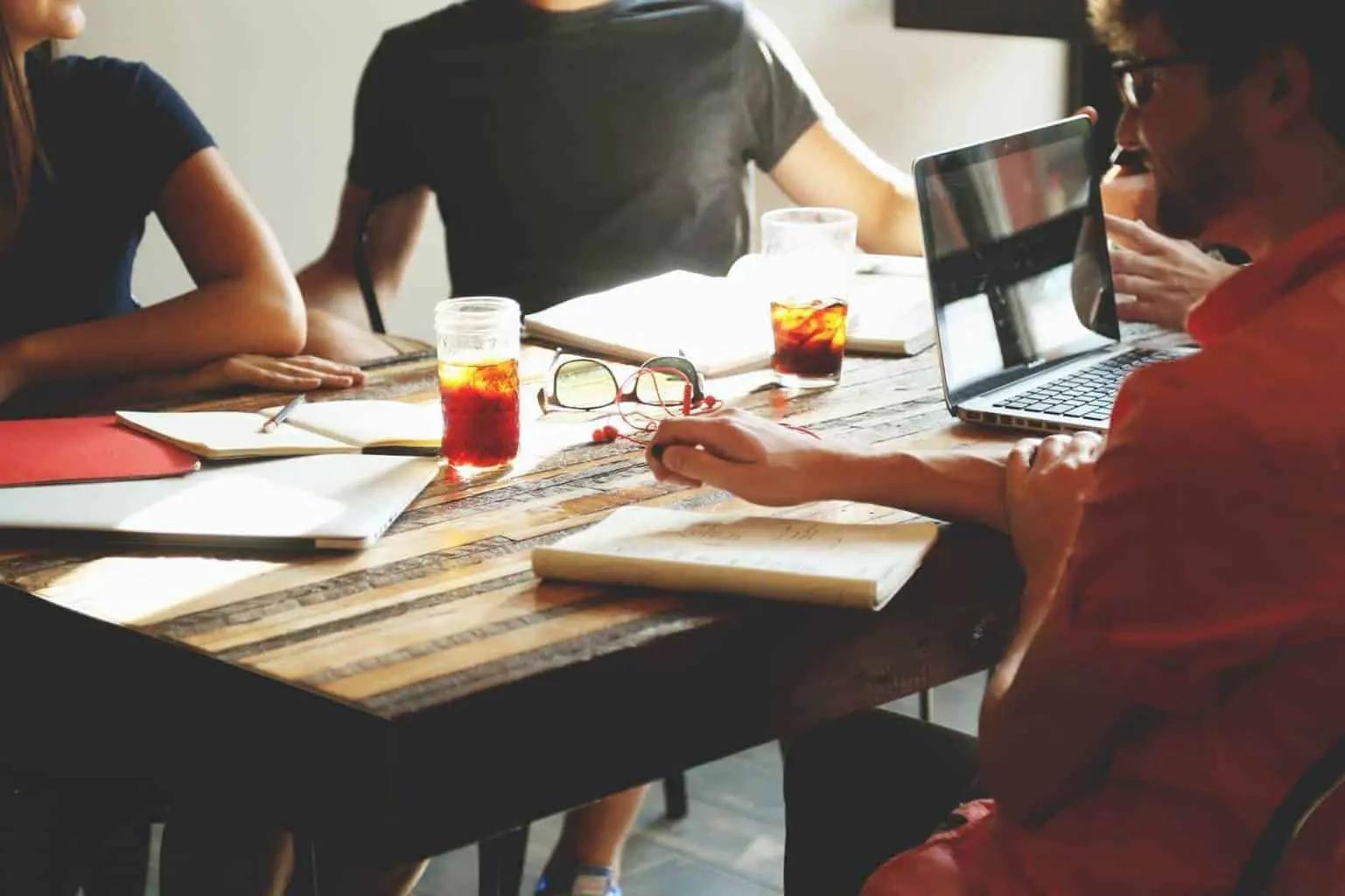 10 Tips to Reduce Employee Travel Costs