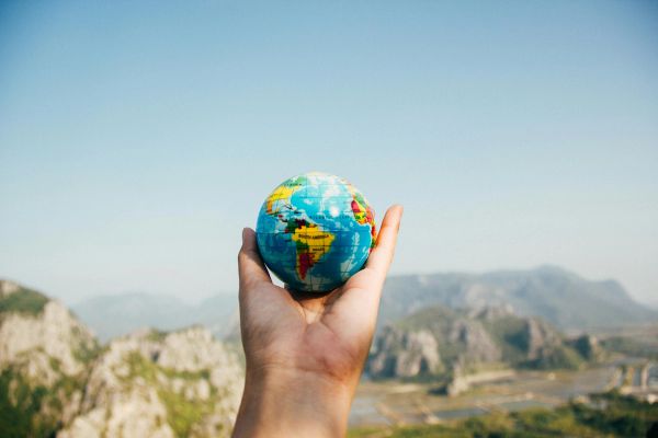 9 pros and cons of using a travel agent