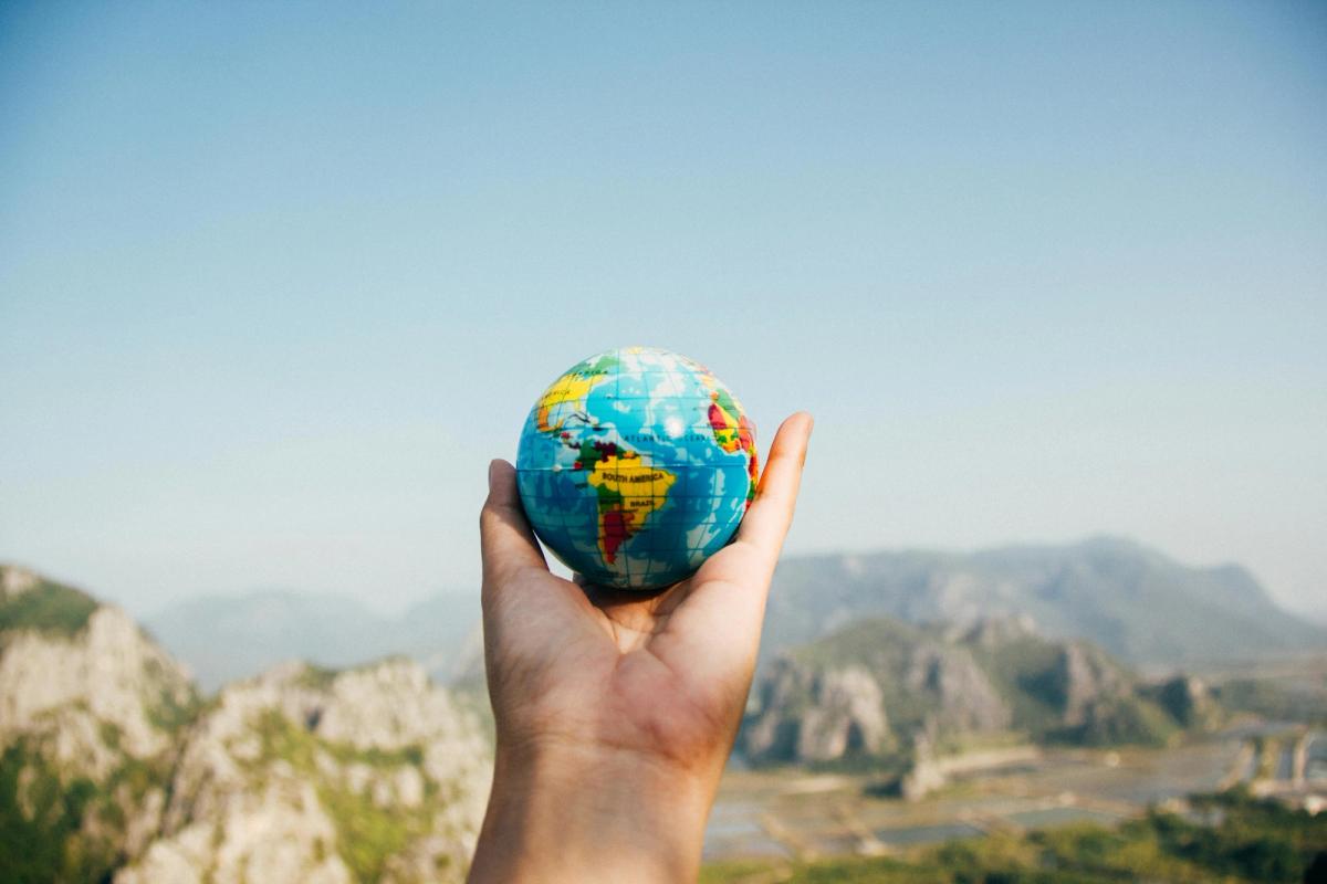 9 pros and cons of using a travel agent