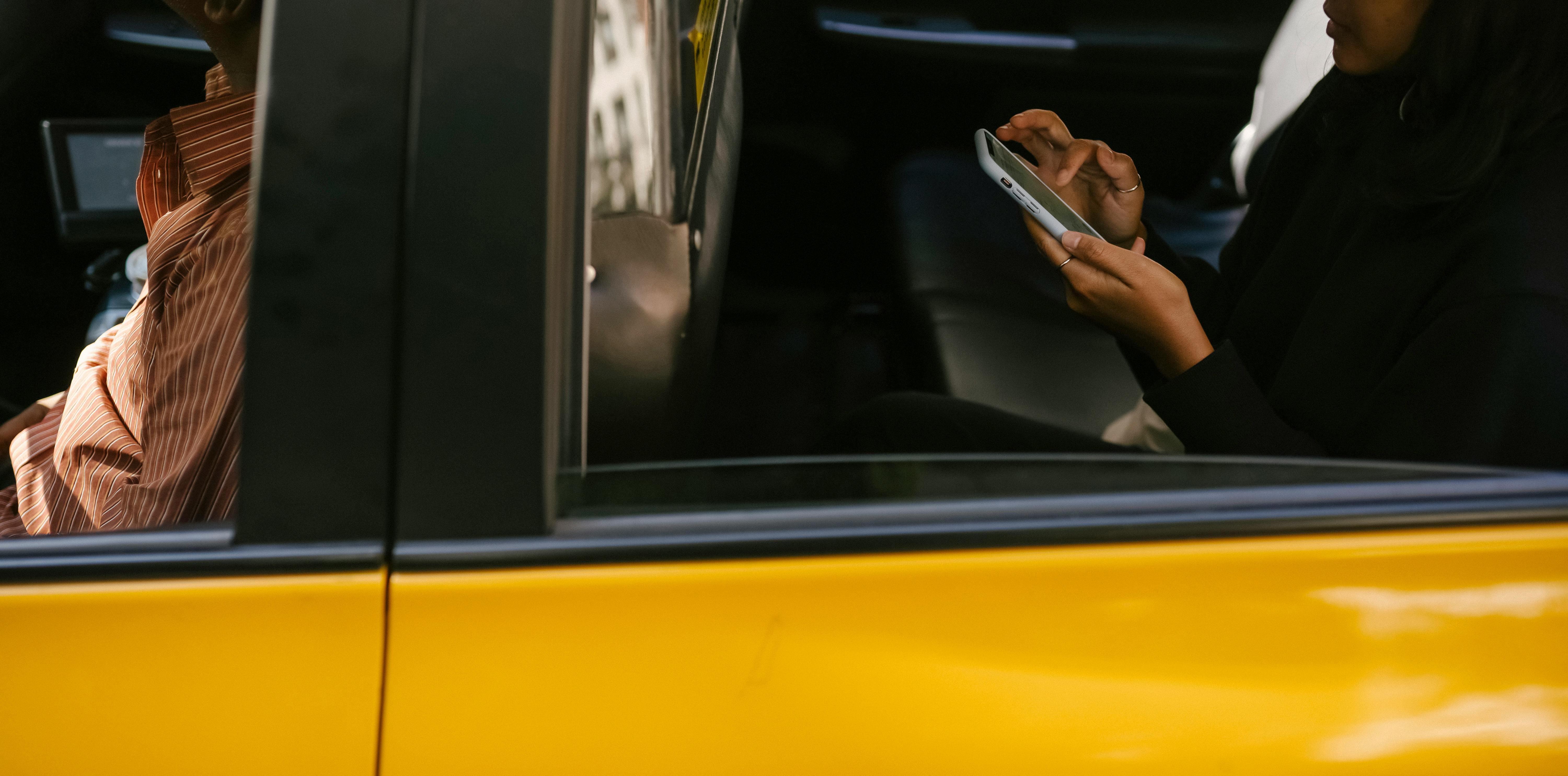 Top Travel Apps for Seamless Business Trips