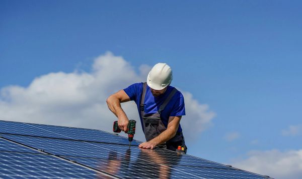 How Energy Companies Enforce Per Diem Compliance for Remote Crews