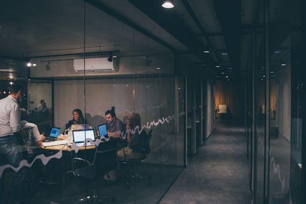 Business Travel Data: Trends, Costs & Insights 2026