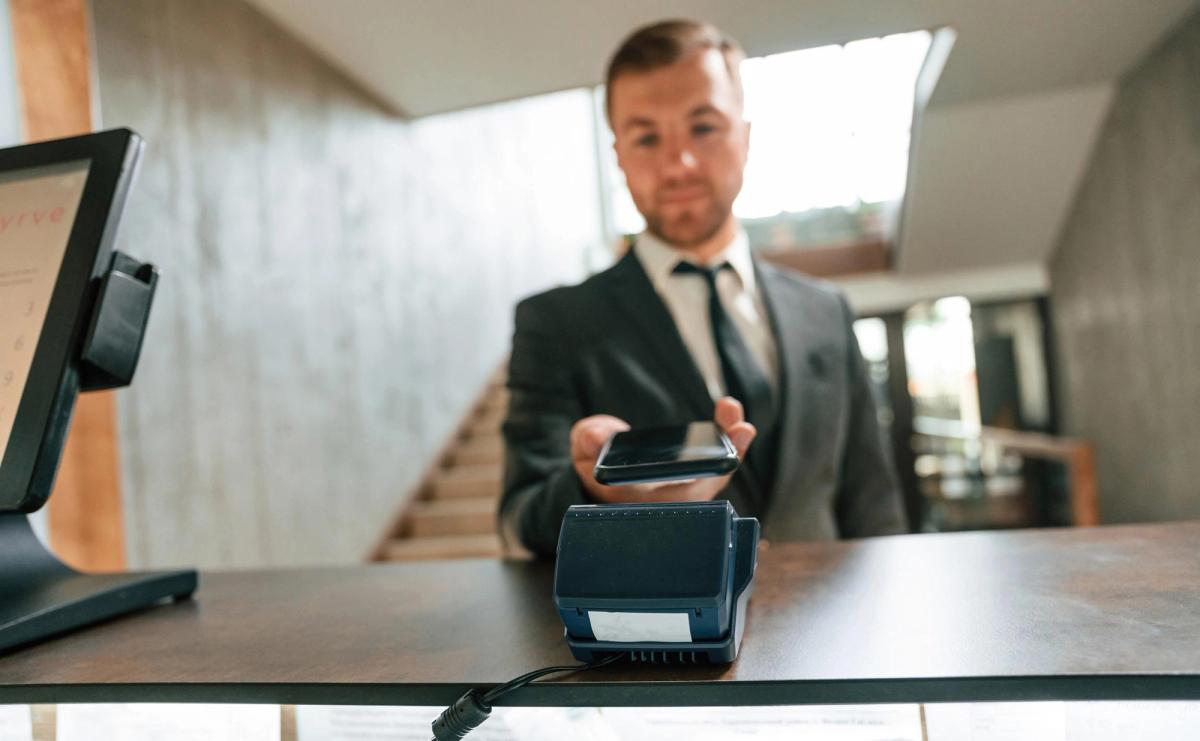 Corporate Travel Payment Solution: What It Is, What to Look For, and Why Teams Use Engine