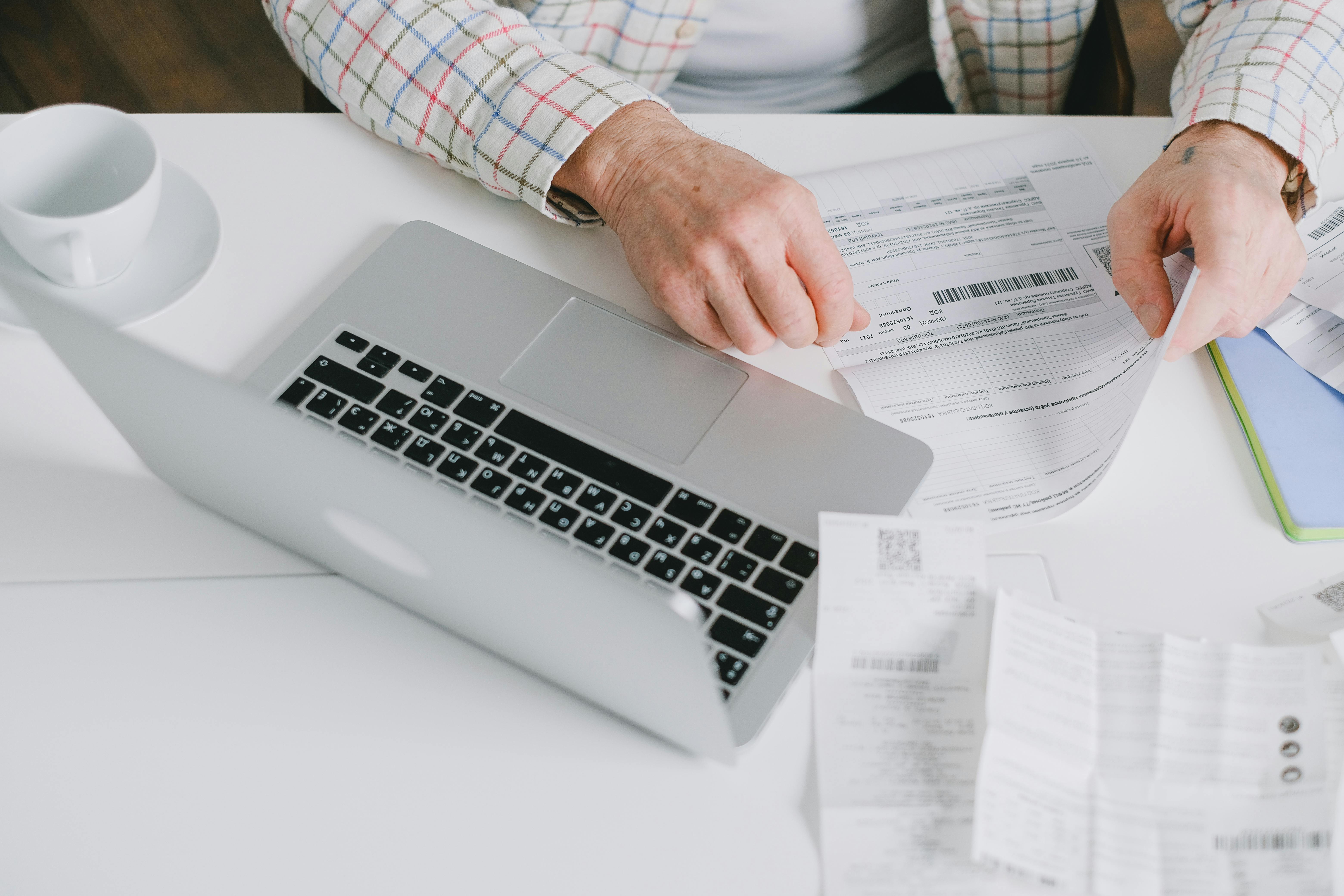 How to manage business travel expenses: A concise guide