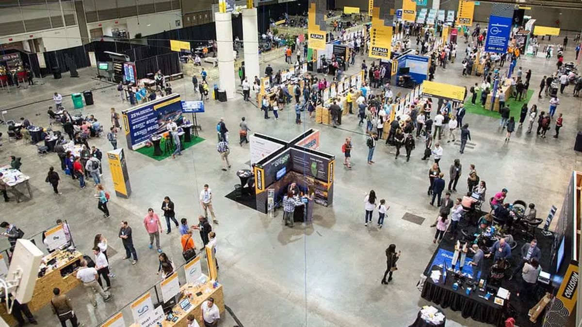 How to Ace Marketing at Trade Shows — And The Checklist To Help You Do It