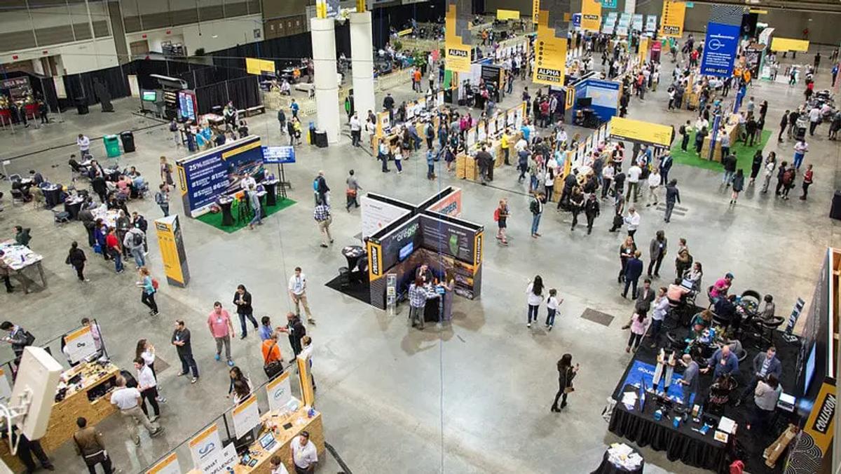 How to Ace Marketing at Trade Shows — And The Checklist To Help You Do It