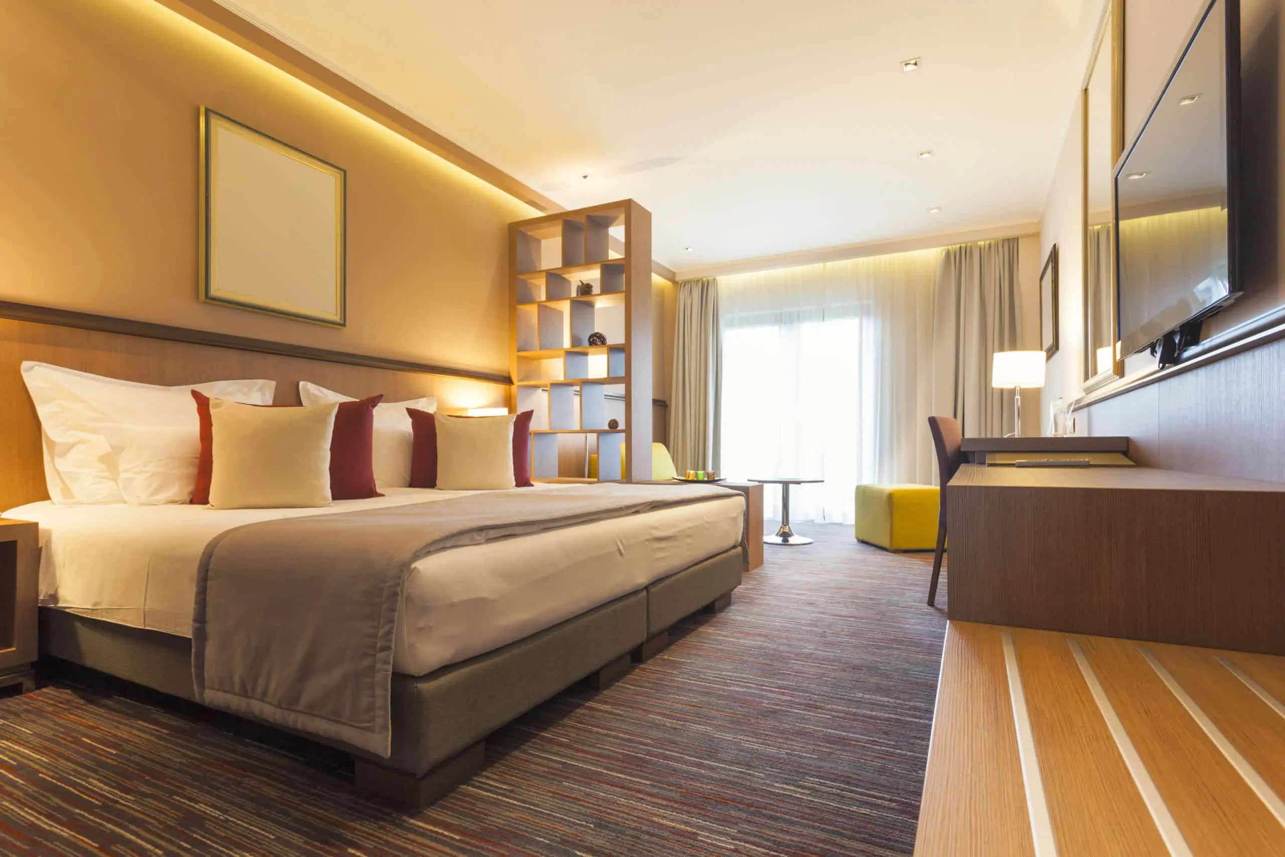 Are You a Traveling Nurse Looking for Extended Stay Hotel Deals?
