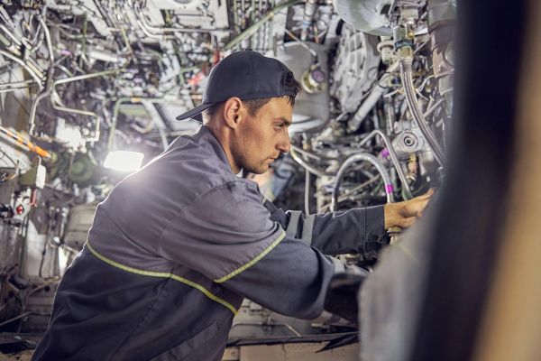 How Field Service Teams Track Travel Expenses by Project