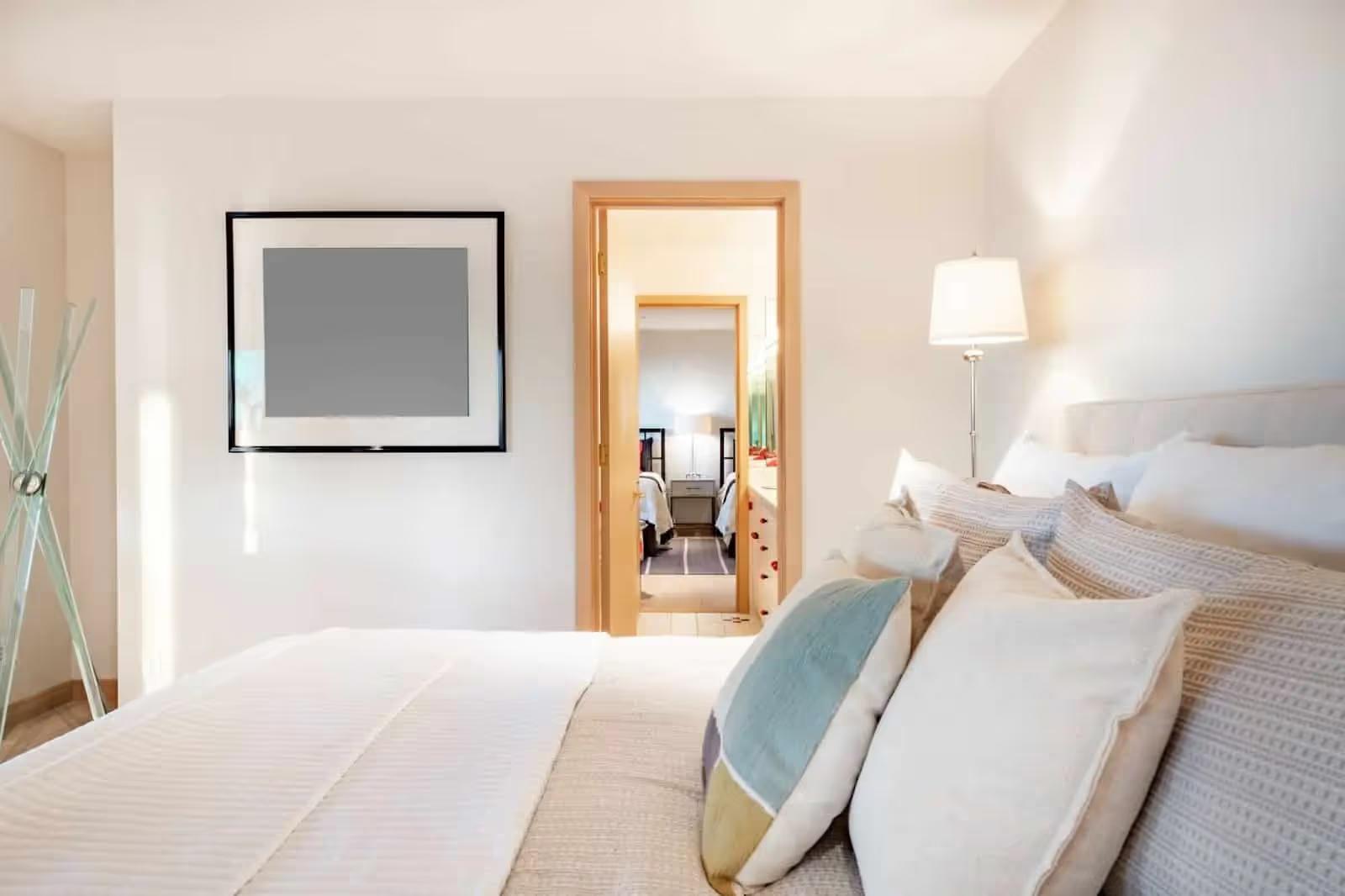 Everything You Need to Know About Adjoining Hotel Rooms and Unique Group Stays