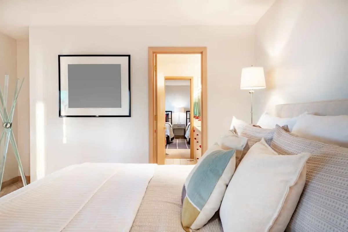 Everything You Need to Know About Adjoining Hotel Rooms and Unique Group Stays