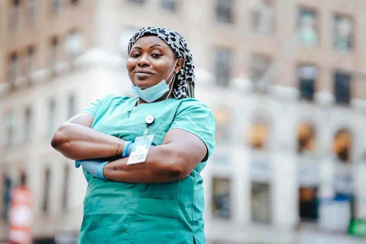 5 Ways Healthcare Staffing Agencies Can Help Traveling Nurses Feel at Home on the Road