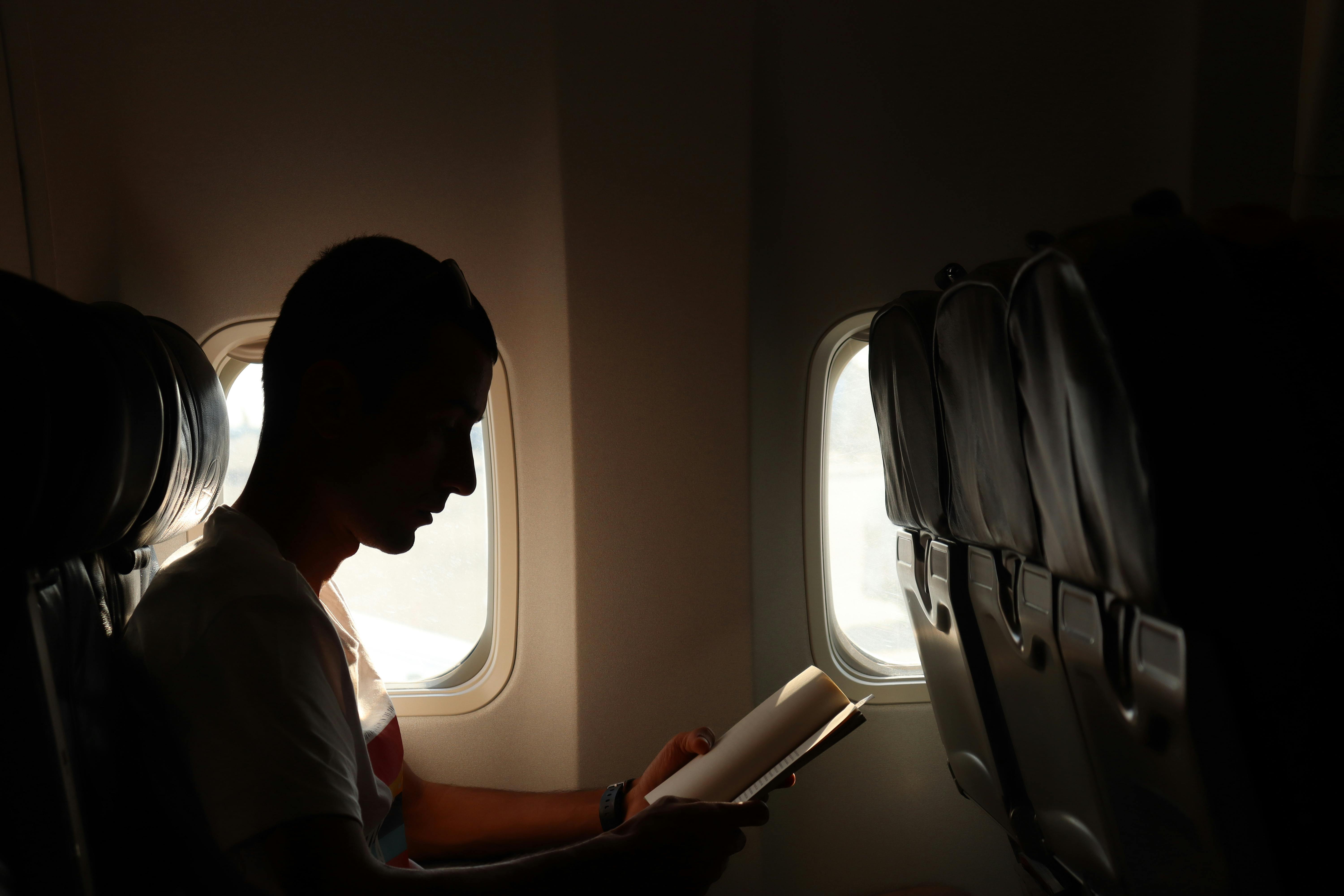 10 tips to make a long flight more comfortable and productive