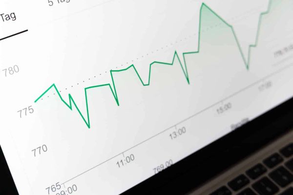 Hotel Revenue Management: 6 Tips for Weathering Economic Downturns